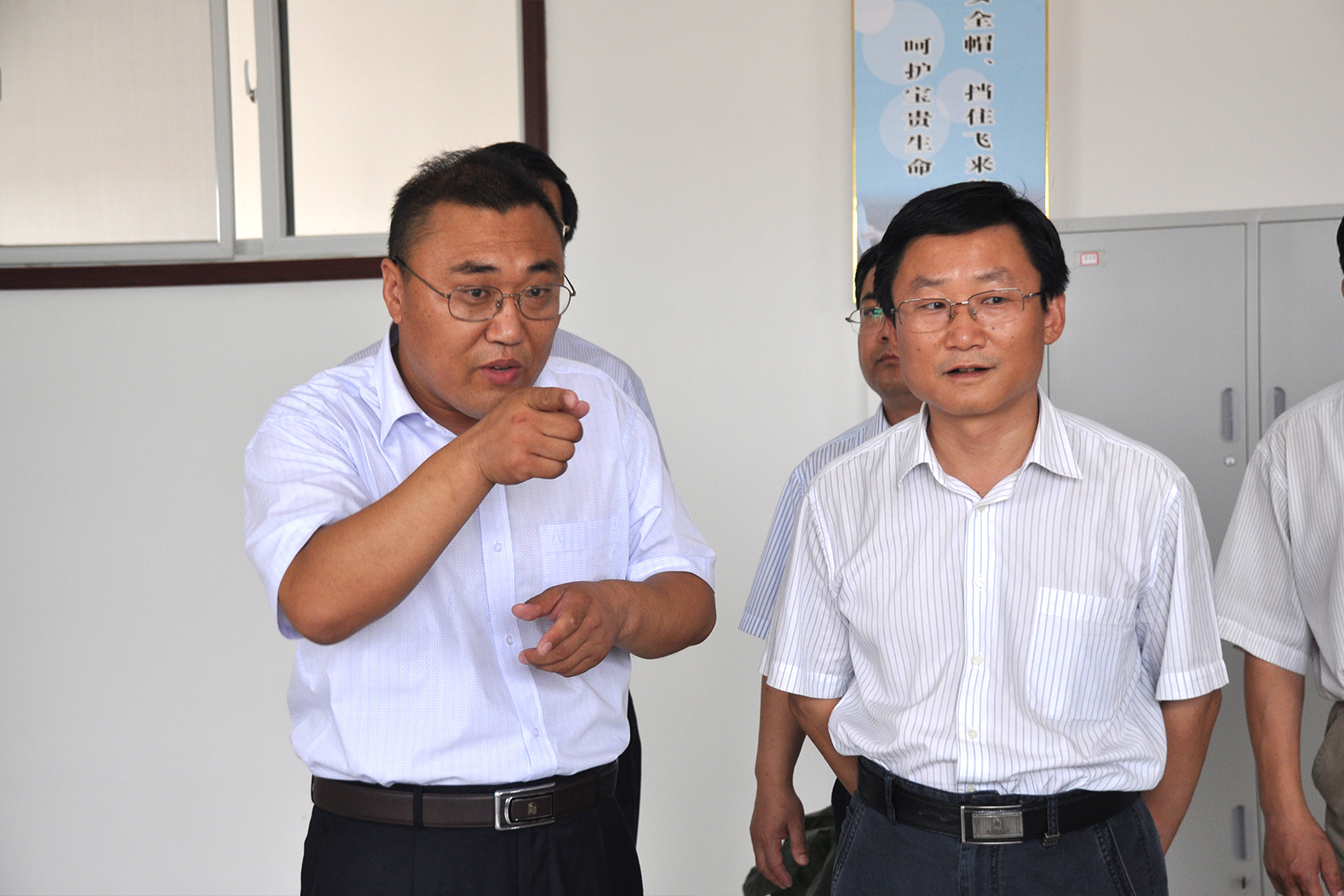5、原廣饒縣委書記現(xiàn)東營市政法委書記田和友到公司視察指導(dǎo).jpg